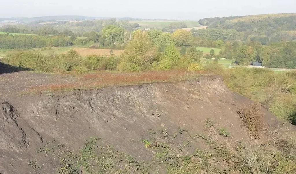 terril de la clarence divion cen hauts de france e1768919914986 rja3q9urrtlo0lj8369wu1cm62kjj2gs8sqijpna1k